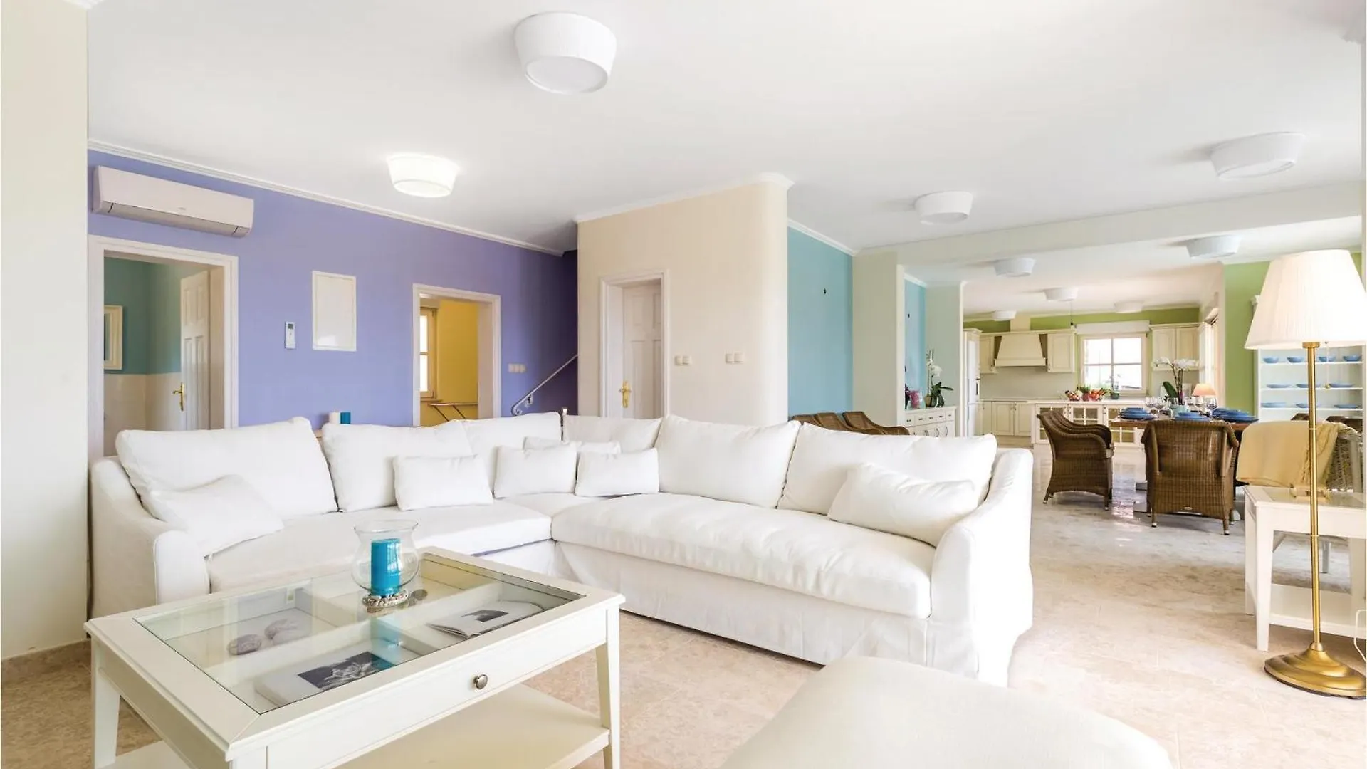 6 Bedroom Cozy Home In 로브란 0*,