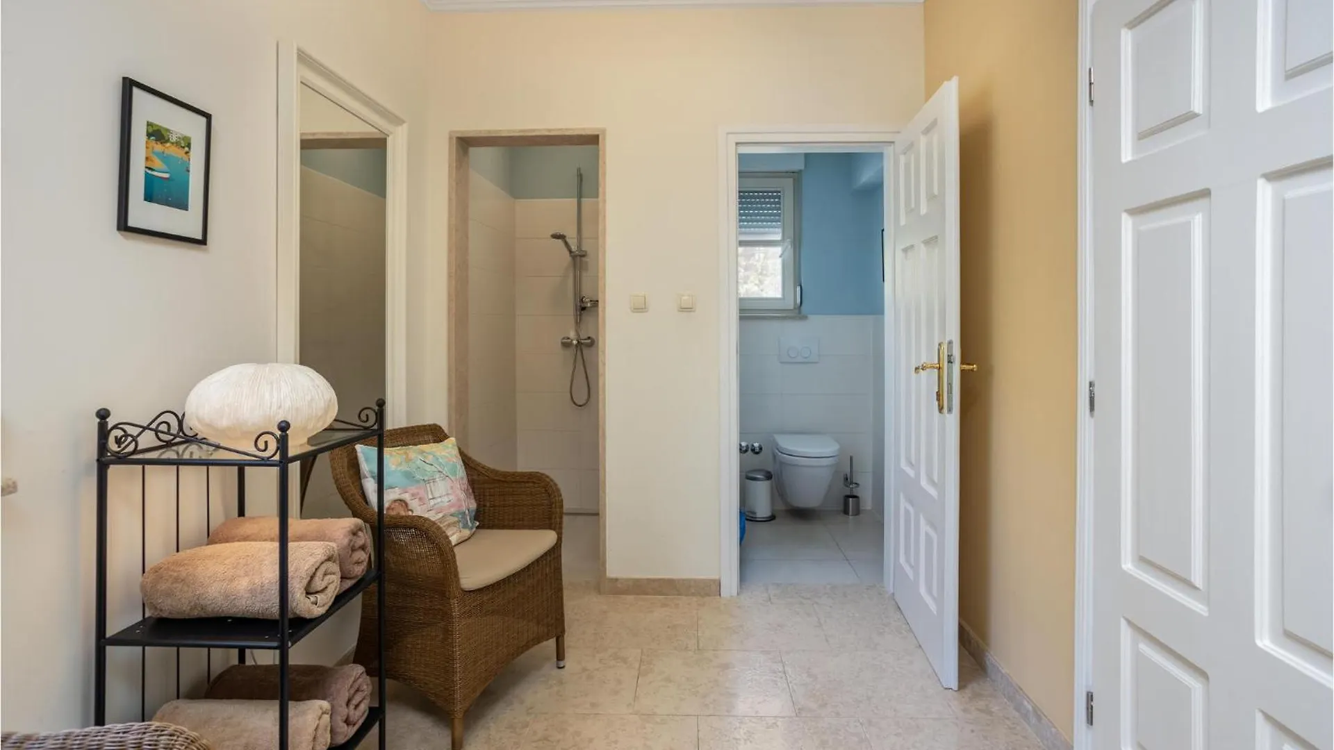 펜션 6 Bedroom Cozy Home In 로브란