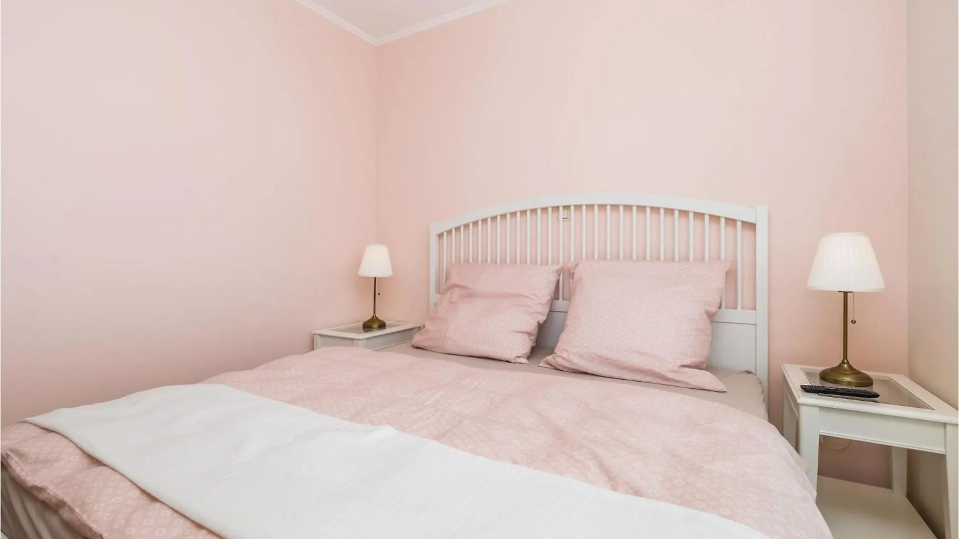 6 Bedroom Cozy Home In 로브란 0*,