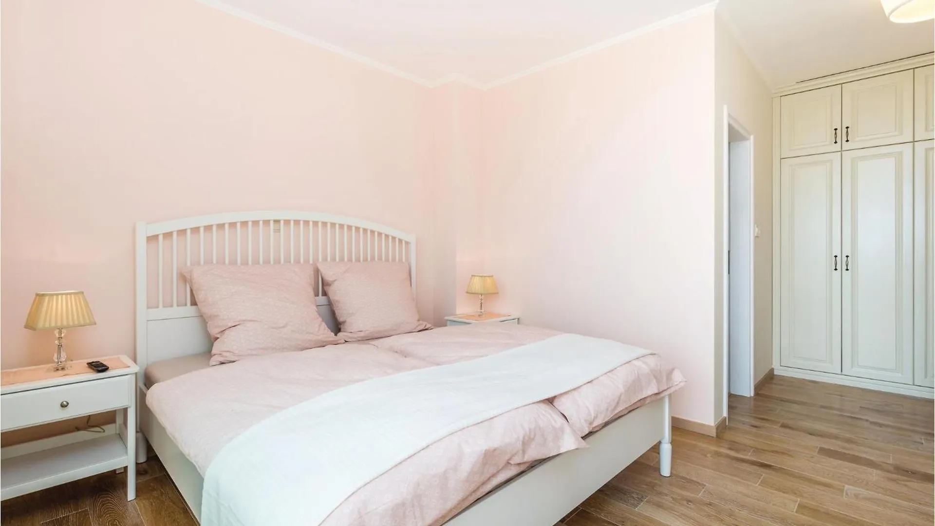 펜션 6 Bedroom Cozy Home In 로브란