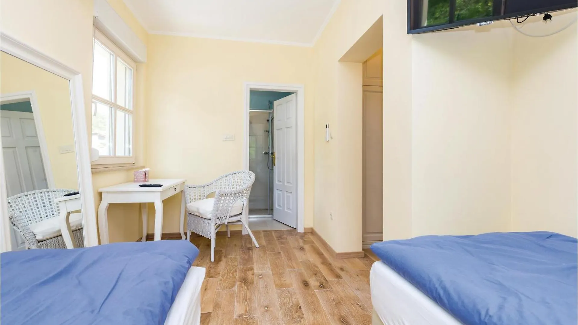 6 Bedroom Cozy Home In 로브란 펜션