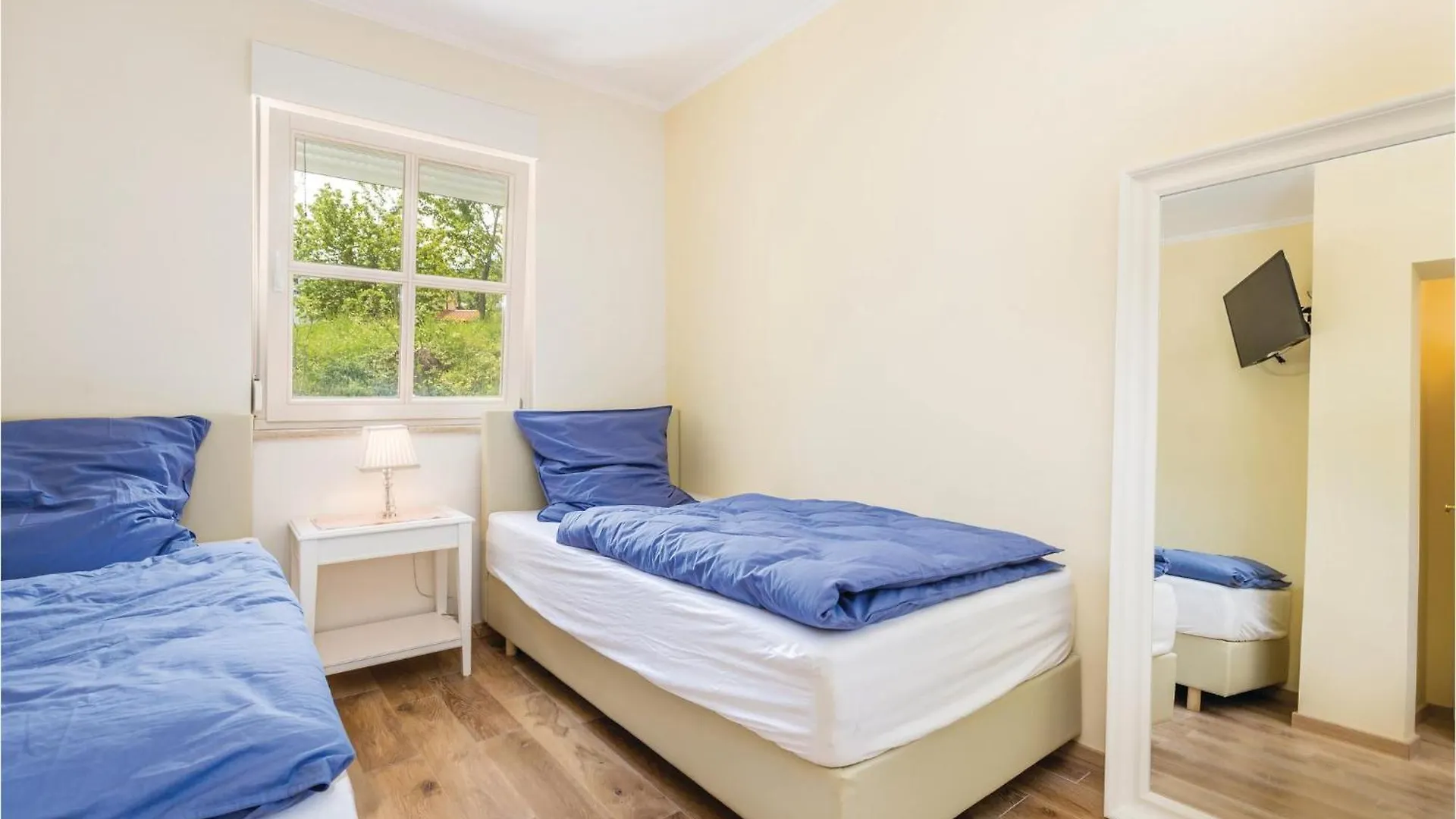 6 Bedroom Cozy Home In 로브란 0*,  크로아티아